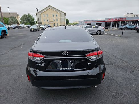 Used 2026 Toyota Corolla LE FWD image 4