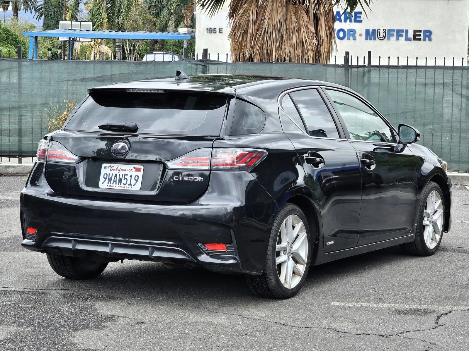 Used 2017 Lexus CT 200h w/ Seat Comfort Package FWD image 3