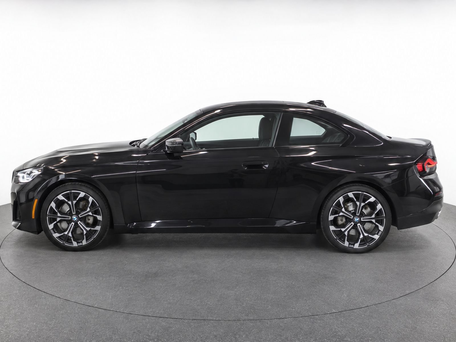Used 2025 BMW 230i Coupe RWD image 3