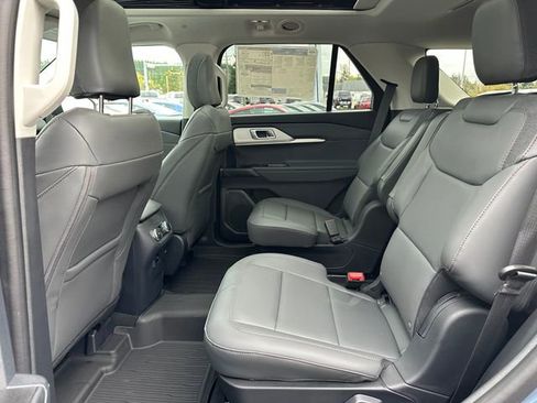 New 2025 Ford Explorer Active w/ Active Comfort Package image 19