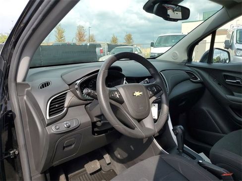 Certified 2022 Chevrolet Trax LS w/ Tint and Cruise Package image 10