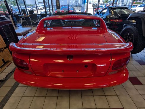 Used 1994 Dodge Viper RT/10 RWD image 3