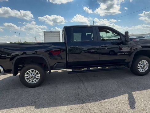 Used 2025 Chevrolet Silverado 2500 LT w/ Convenience Package AWD/4WD image 9