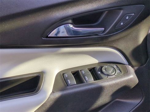 Certified 2021 Chevrolet Equinox LS image 23