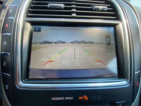 Used 2017 Lincoln MKX Select w/ Select Plus Package FWD image 33