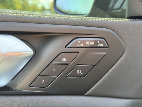 Used 2025 BMW X7 xDrive40i w/ M Sport Package AWD/4WD image 29