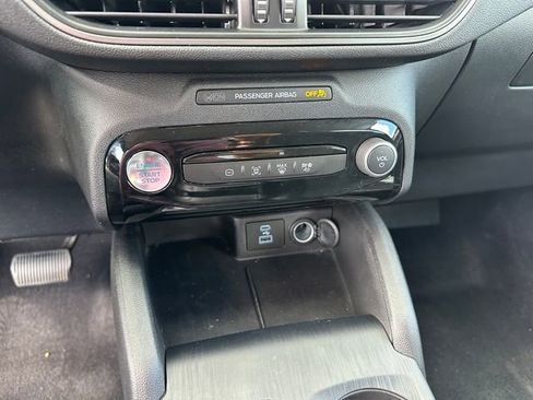 Used 2023 Ford Escape SE image 22