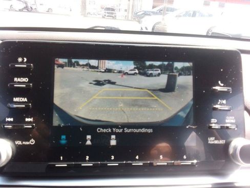 Used 2019 Honda Accord LX image 9