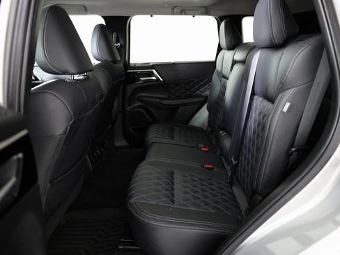 Used 2024 Mitsubishi Outlander SEL image 16