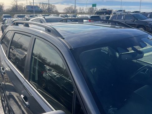 Used 2023 Subaru Forester Premium image 4