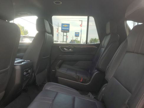 Used 2022 Chevrolet Tahoe RST w/ Luxury Package RWD image 7