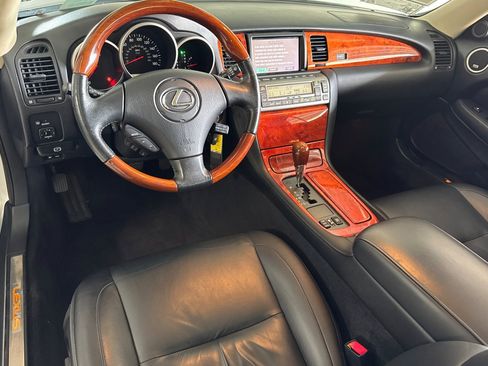 Used 2004 Lexus SC 430 Convertible w/ Preferred Accessory Pkg RWD image 28
