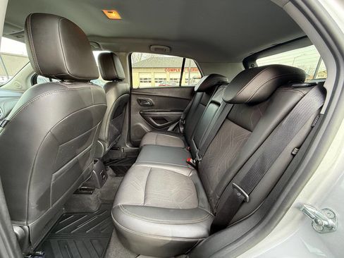 Used 2018 Chevrolet Trax LT w/ Redline Edition image 18