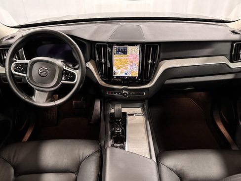 Certified 2025 Volvo XC60 B5 Plus image 2