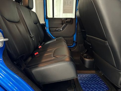 Used 2015 Jeep Wrangler Unlimited Sahara AWD/4WD image 47