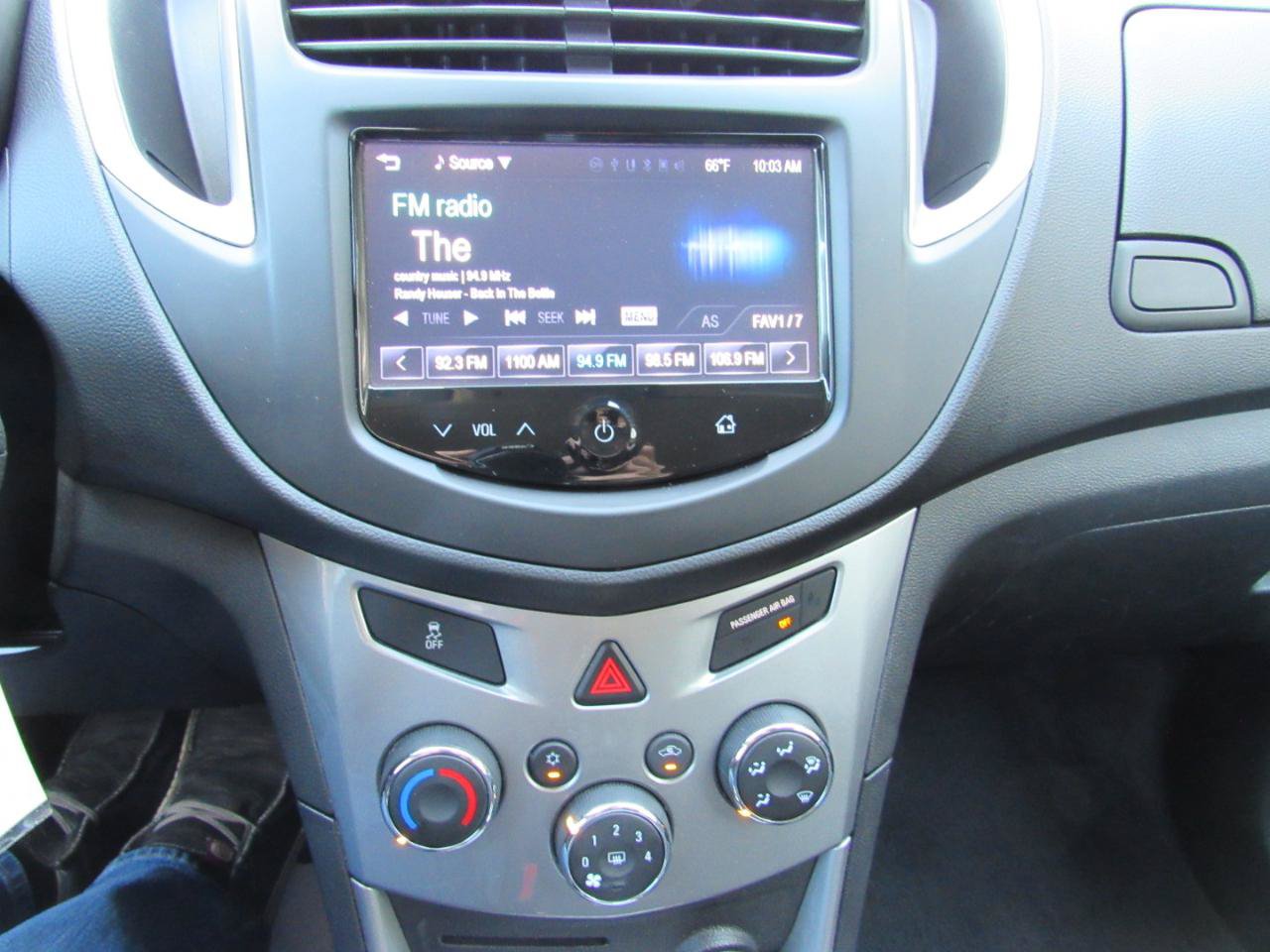 Used 2016 Chevrolet Trax LT w/ LT Convenience Package AWD/4WD image 17