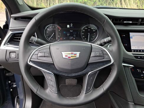 Used 2025 Cadillac XT5 Premium Luxury AWD/4WD image 21