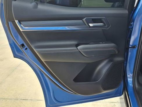 Used 2025 GMC Terrain Elevation w/ Elevation Premium Package image 17