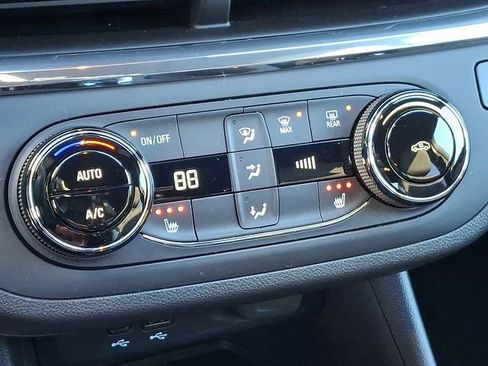 Used 2025 Buick Envista Preferred w/ Convenience I Package image 26