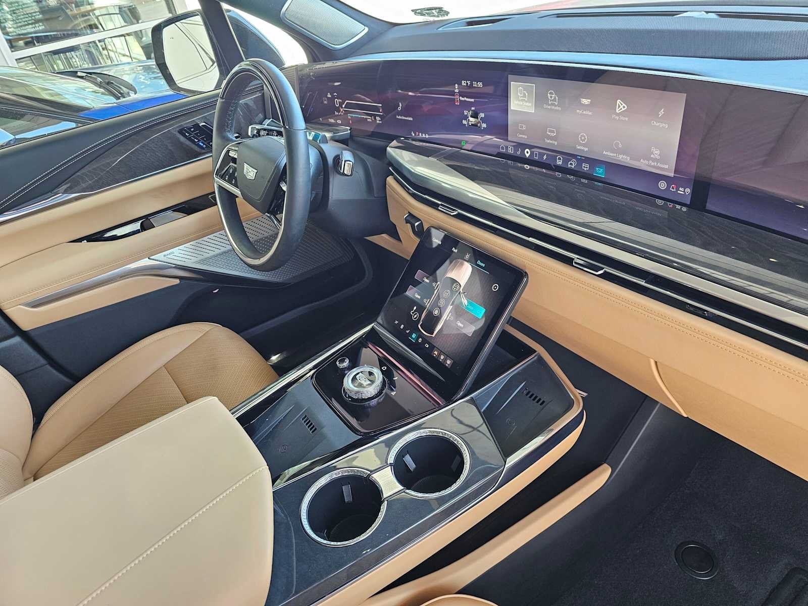 Used 2025 Cadillac Escalade IQ Luxury 2 AWD/4WD image 11