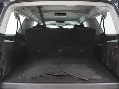 Used 2020 Chevrolet Suburban LT AWD/4WD image 9