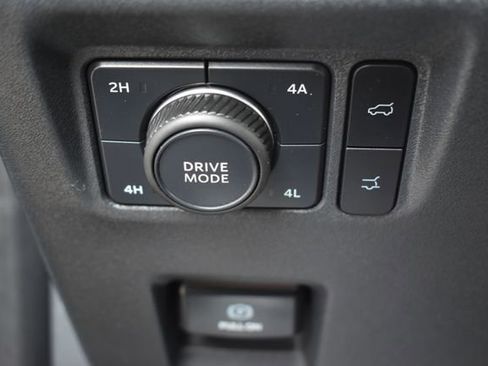 Used 2025 Ford Expedition Max Active AWD/4WD image 21