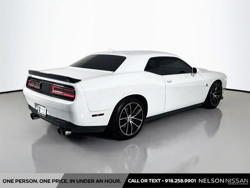 Used 2018 Dodge Challenger R/T Scat Pack w/ Leather Interior Group RWD image 5