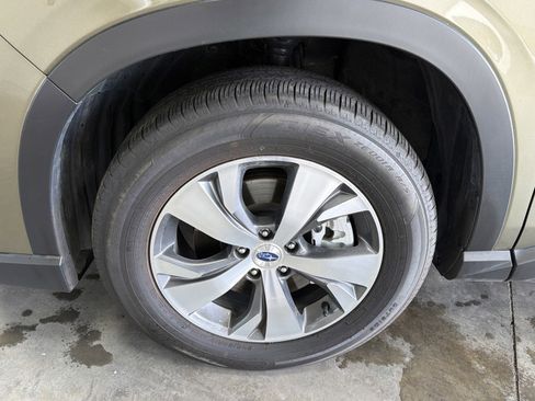 Certified 2025 Subaru Ascent Premium AWD/4WD image 15