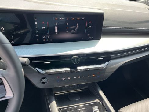 Certified 2026 Nissan Murano SL image 9