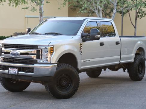 Used 2018 Ford F250 XLT image 4