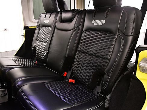 Used 2023 Jeep Wrangler Unlimited Sahara w/ LED Lighting Group AWD/4WD image 27