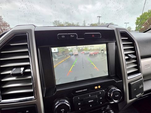 Used 2017 Ford F350 Lariat w/ Lariat Value Package AWD/4WD image 10