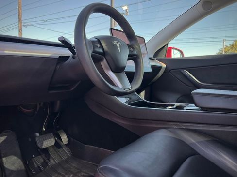 Used 2021 Tesla Model Y Long Range image 2