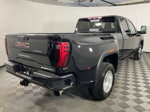 Used 2025 GMC Sierra 3500 Denali w/ Denali Reserve Package AWD/4WD image 8