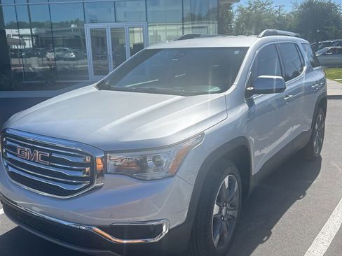 Used 2018 GMC Acadia SLT FWD image 1