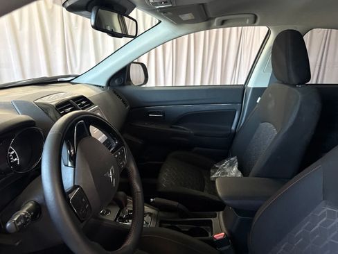 Used 2026 Mitsubishi Outlander Sport LE AWD/4WD image 21