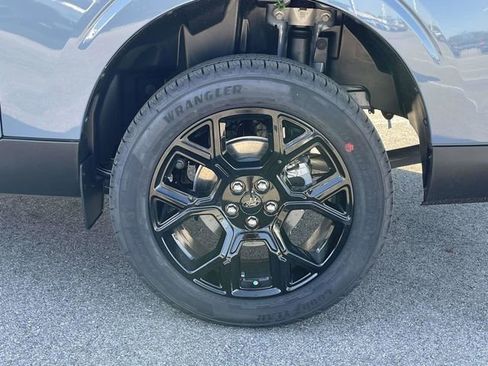 New 2025 Ford Maverick Lariat w/ Black Appearance Package image 4