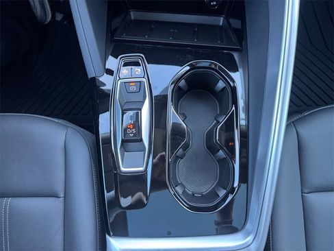 Used 2025 Audi Q5 Premium w/ Convenience Package image 18