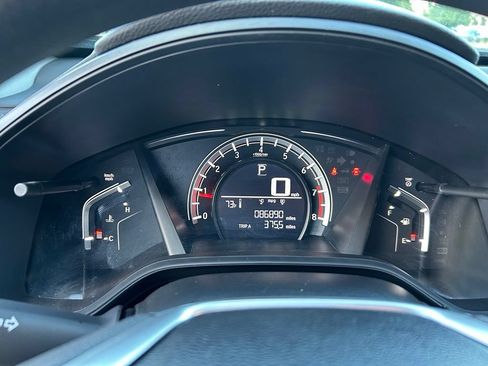 Used 2018 Honda CR-V LX image 17