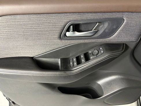 Used 2023 Nissan Rogue SV image 19