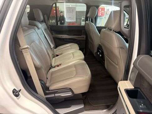 Used 2018 Ford Expedition Limited w/ Equipment Group 301A AWD/4WD image 13