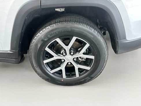 Used 2023 Jeep Grand Cherokee Limited AWD/4WD image 11