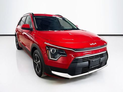 Used 2025 Kia Niro LX FWD image 1