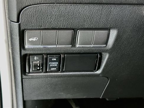 Used 2017 INFINITI QX80 4WD image 13