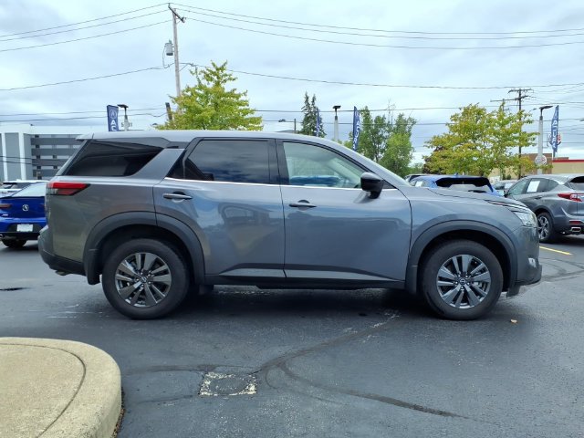 Used 2025 Nissan Pathfinder S AWD/4WD image 25