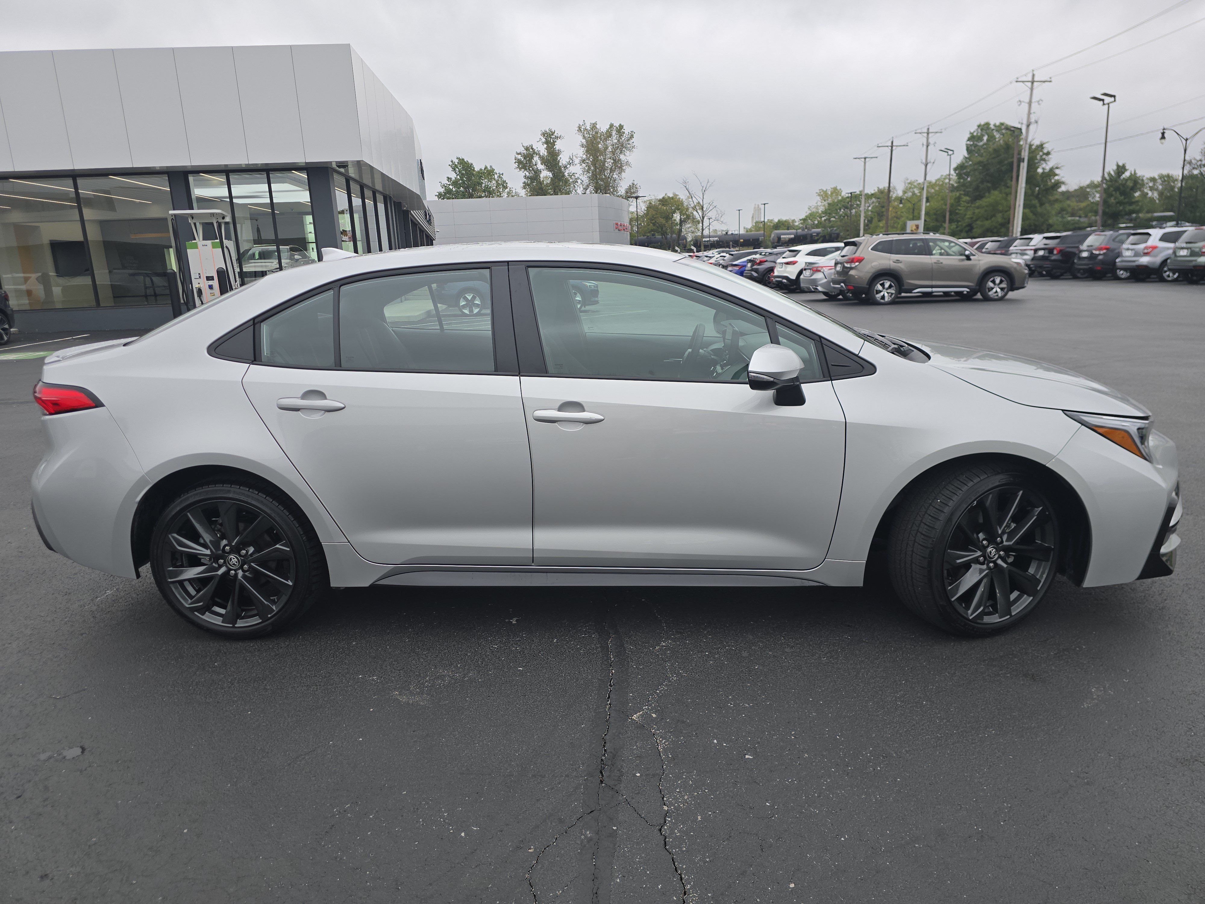 Used 2026 Toyota Corolla SE FWD image 8