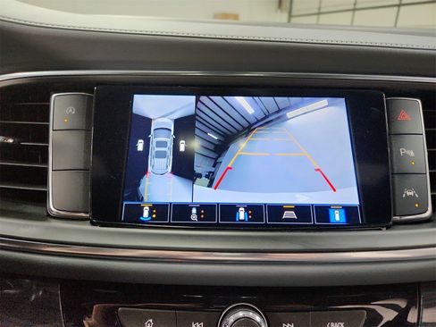 Used 2024 Buick Enclave Premium image 30