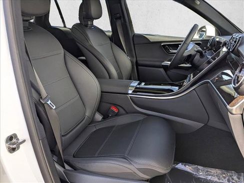 Used 2026 Mercedes-Benz GLC 300 4MATIC image 23