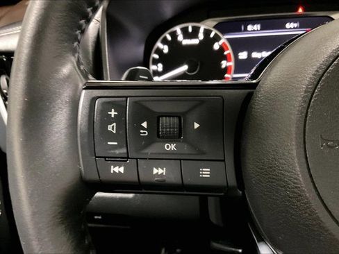 Used 2023 Nissan Rogue SL w/ SL Premium Package image 18