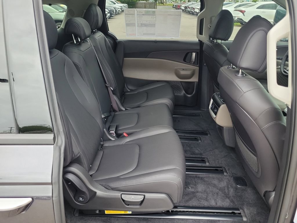 New 2026 Kia Carnival SX FWD image 12